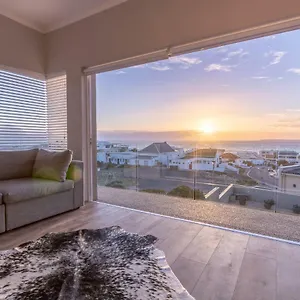 Small Bay Beach Apartment